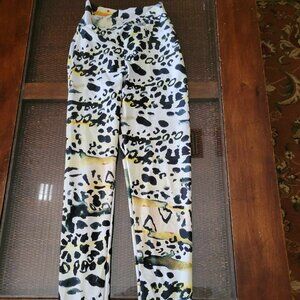 CLS Leggings - SM - Animal Print - NWT -  V Shape - Scrunch